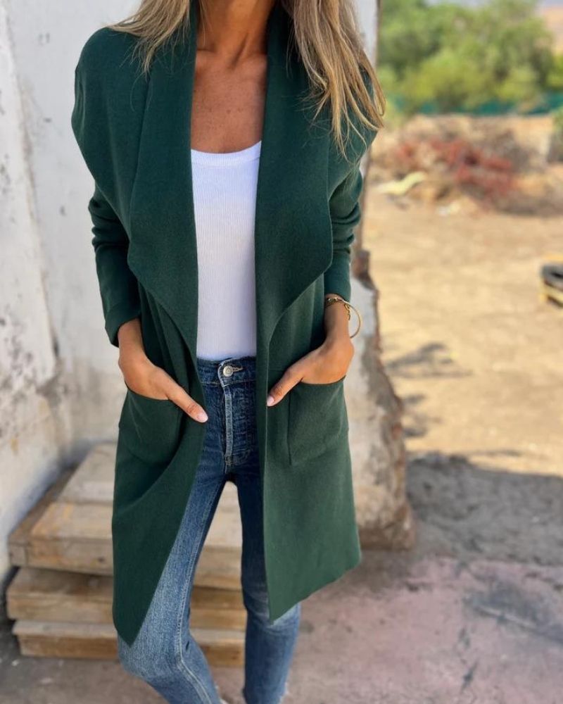 Elegantne kudumise jakk Claudia – sinu moe hädavajadus!